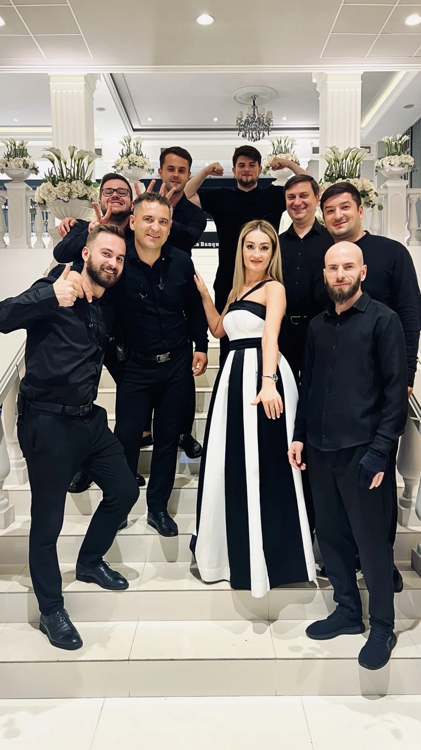 Formația Familia Crăciun — fotografie de echipă 5