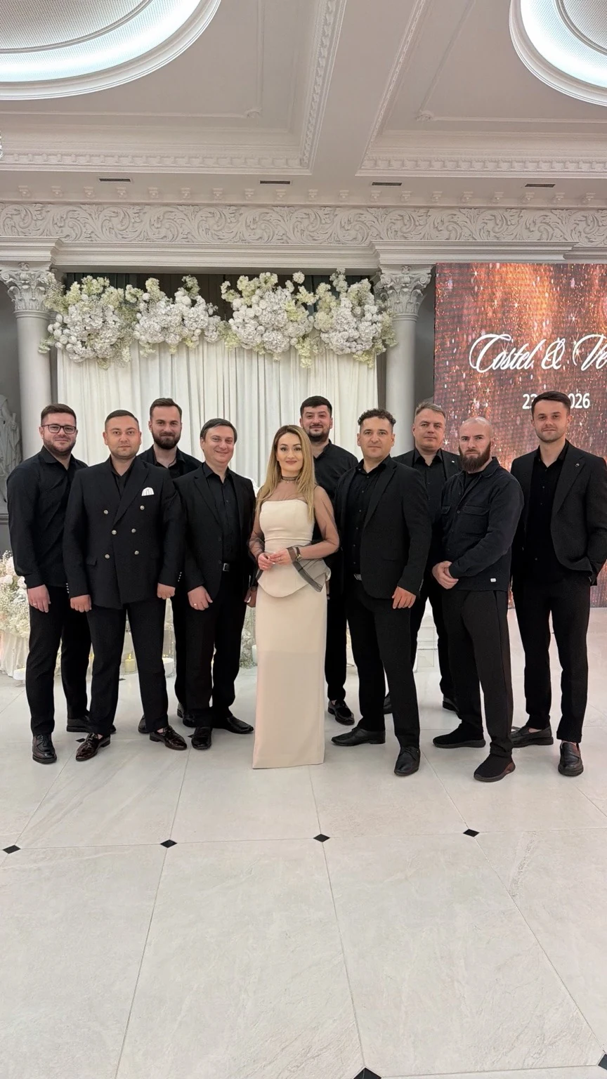 Formația Familia Crăciun — fotografie de echipă 8