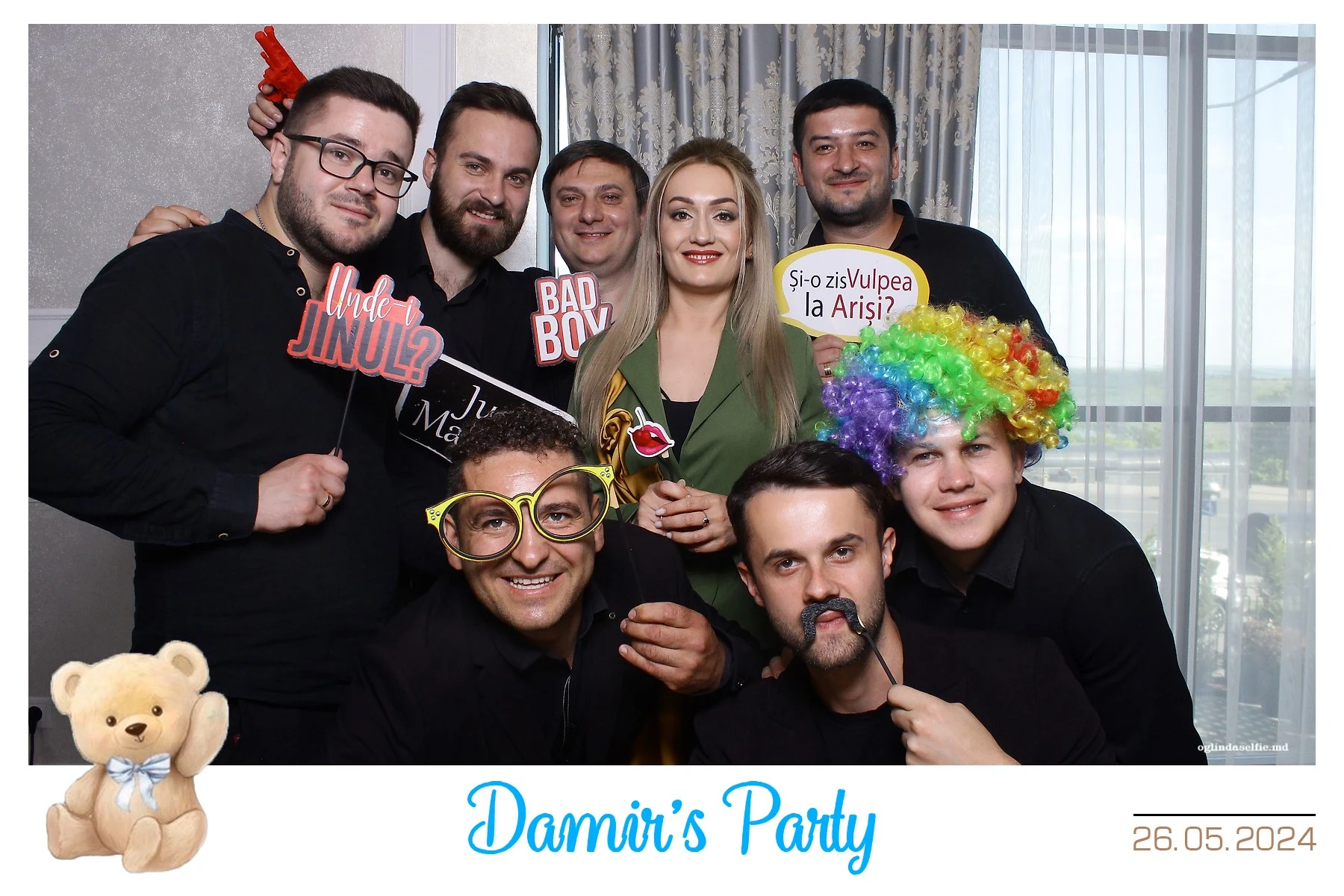 Echipa Formației Familia Crăciun la eveniment, fotografia 1