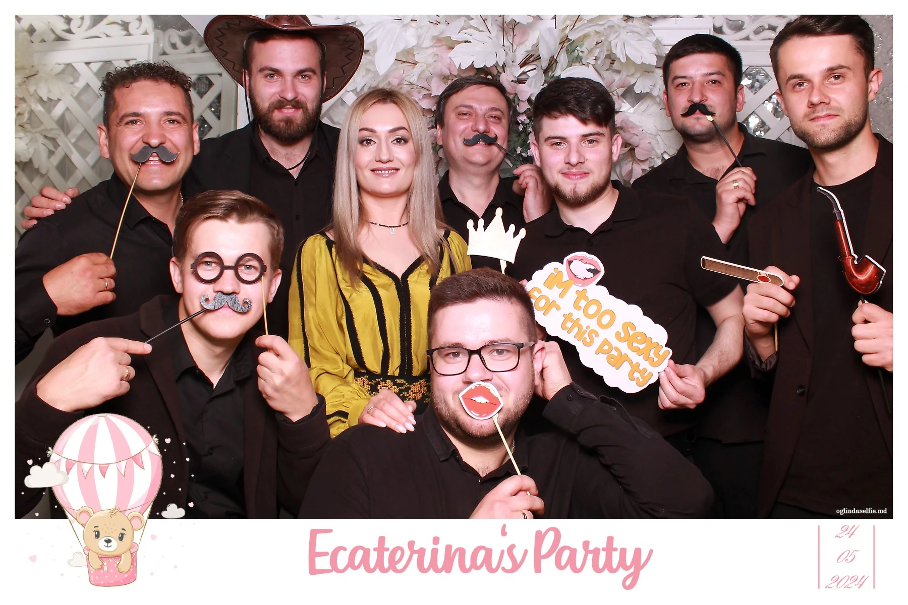 Echipa Formației Familia Crăciun la eveniment, fotografia 2